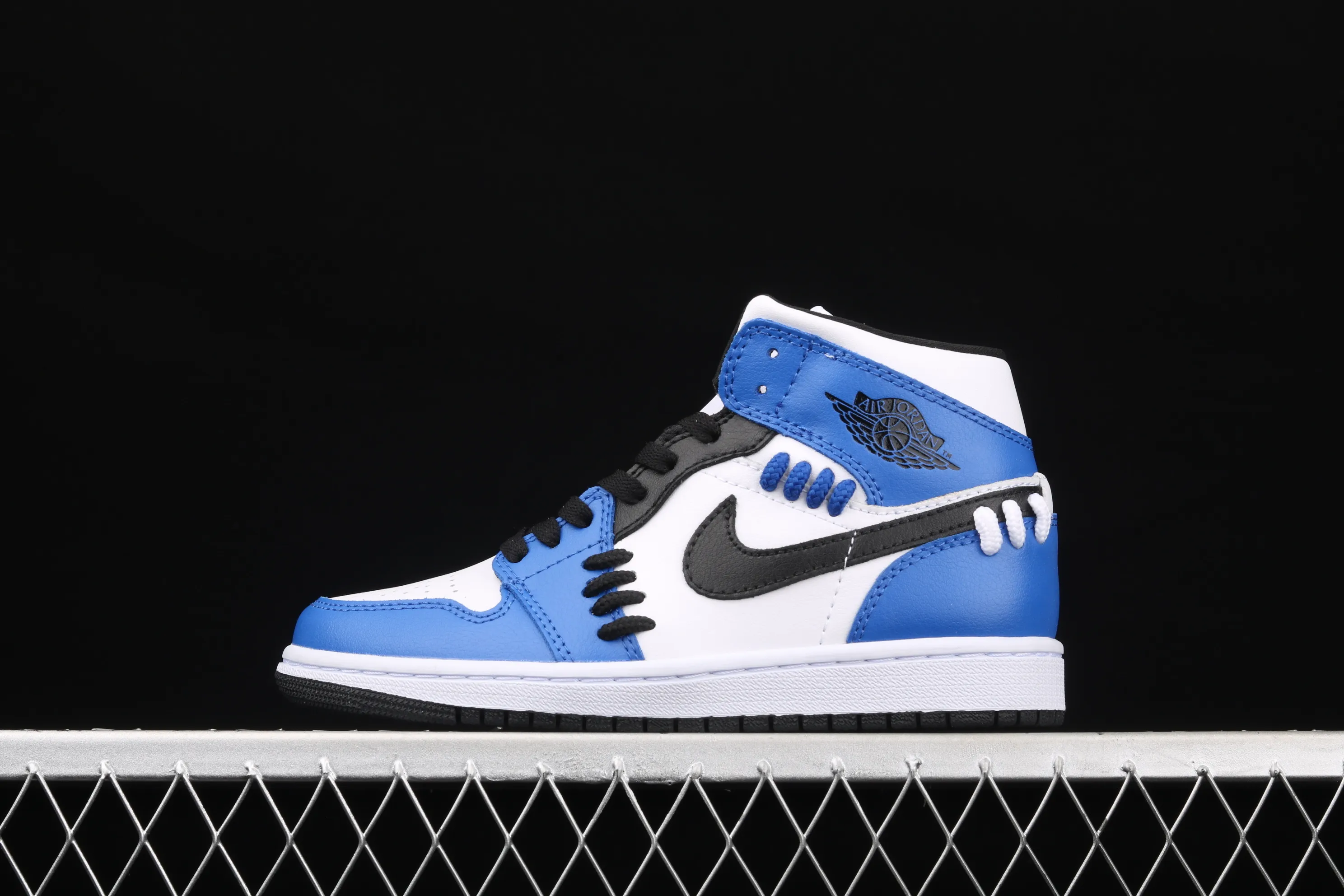 All categories Air Jordan Jordan series basketball shoes Air Jordan 1 Mid Air Jordan 1 Mid SE "Game Royal" AJ1 Joe 1 China White and Blue Deconstruction CV0152-401